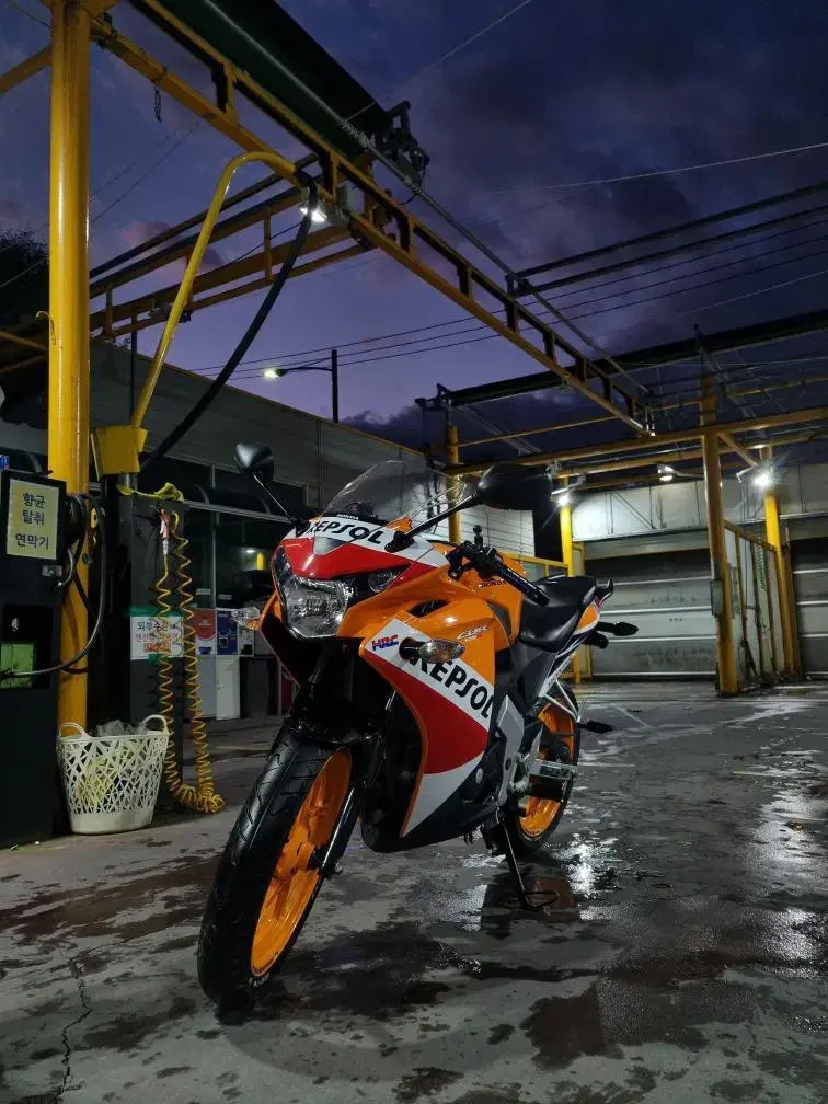 cbr 125 랩솔 하자 없음 8천키로 신차급 최상! 대차o